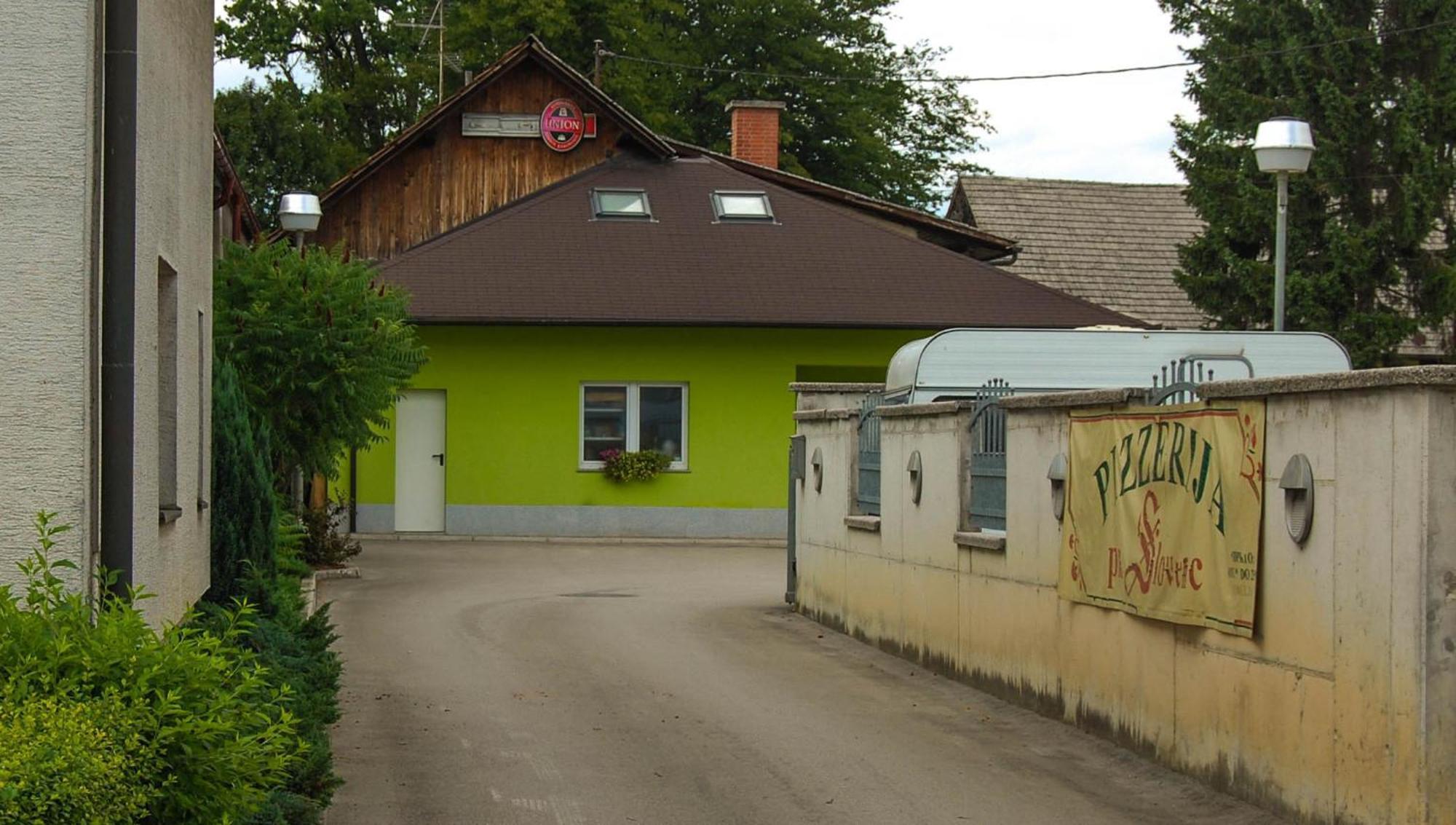 Penzion Pri Slovenc Dol pri Ljubljani Buitenkant foto