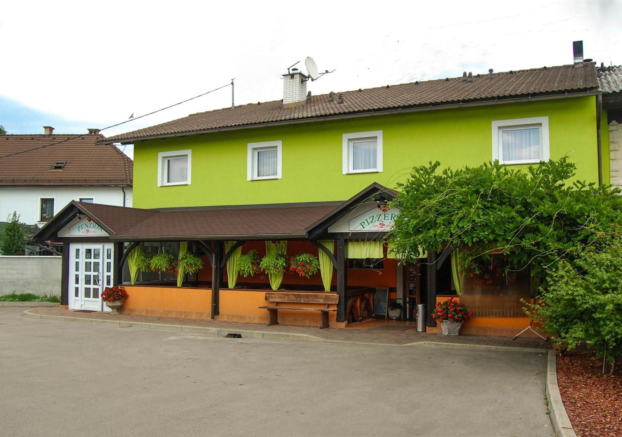 Penzion Pri Slovenc Dol pri Ljubljani Buitenkant foto